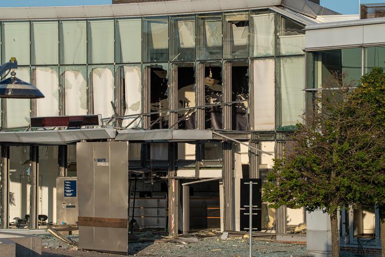 I 2019 gik det ud over Skattestyrelsens hovedindgang i Østbanegade i København, der blev udsat for et bombeattentat. Men da var Skats administration brudt sammen flere år tidligere under en ny ledelse og konstante sparekrav. Arkivfoto. Foto: Kenneth Meyer