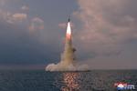Sydkoreas militær oplyste tirsdag, at Nordkorea tilsyneladende havde foretaget en prøveaffyring af et ballistisk missil fra en ubåd.

 Foto: Kcna/Ritzau Scanpix