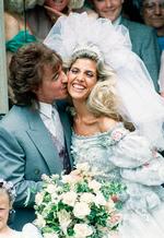 Gommen var 52, bruden var 18, da Bill Wyman og Mandy Smith blev gift i 1989. Foto: David Caulkin/Ritzau Scanpix