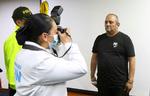 Den colombianske narkobaron Dairo Antonio Úsuga, alias Otoniel, bliver fotograferet efter sin anholdelse. Foto: -/Ritzau Scanpix