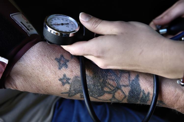 Hvis du er over 40, skal du sørge for jævnligt at få tjekket dit blodtryk. Foto: Lars Krabbe