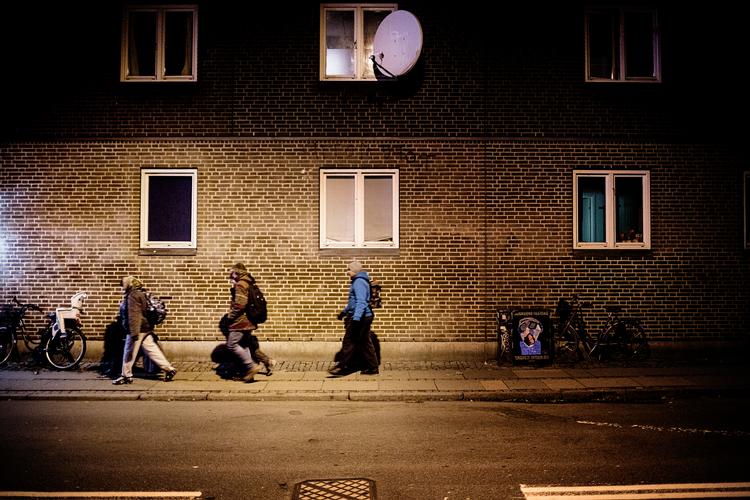 Hjemløse i kø til natcafeen i Stengade. Arkivfoto. Foto: Daniel Hjorth