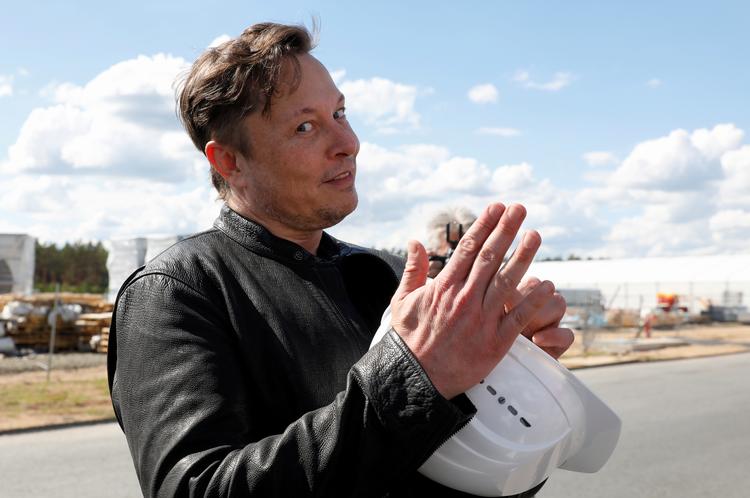 Teslas chef, Elon Musk, kan gnide sig i hænderne. Her er han fotograferet i maj ved bilmærkets gigantfabrik i nærheden af Berlin i maj.  Foto: Michele Tantussi/Ritzau Scanpix