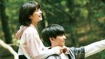 Familieidyllen har det med hurtigt at slå sprækker i Naomi Kawases drama om adoption og biologi. Foto Another World Entertainment