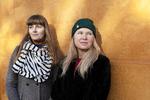 Bæredygtighed er andet end grøn omstilling. Det er også bæredygtigt, når en virksomhed bliver drevet på en måde, der giver tilfredse medarbejdere, kunder og lokalsamfund, siger de to erfarne investorer Pernille Wahlgren (th) og Eva Grønbjerg. Foto: Tilde Døssing Tornbjerg