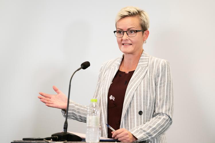 Indenrigs- og boligminister Kaare Dybvad Bek, sundhedsminister Magnus Heunicke og børne- og undervisningsminister Pernille Rosenkrantz-Theil præsenterede udspillet 'Tættere på II - Sundhed, uddannelse og lokal udvikling' på et pressemøde onsdag. Foto: Claus Bech/Ritzau Scanpix
