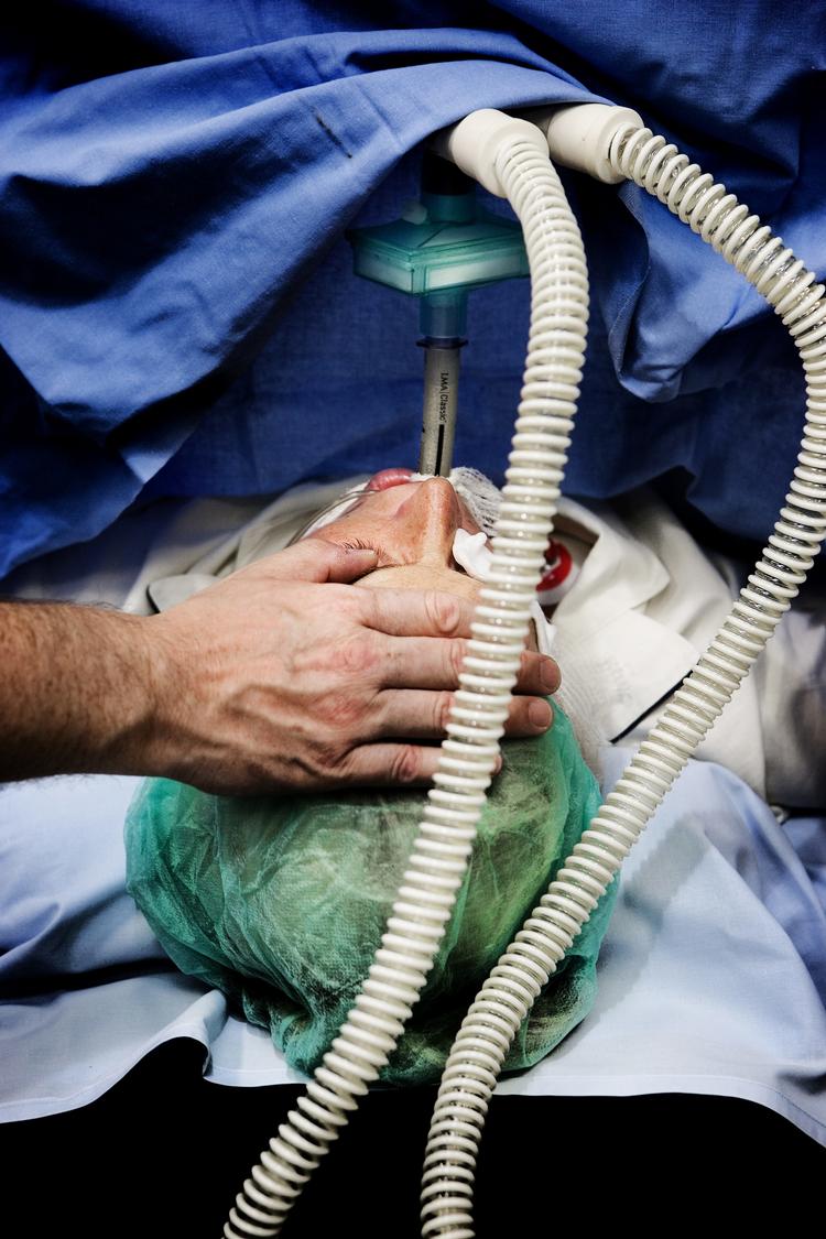  På Aarhus Universitetshospital mangler der narkosesygeplejersker og dem der er, ønsker ikke at tage ekstra vagter frivilligt ovenpå regeringsindgrebet i sygeplejerskekonflikten. (arkivfoto)  Foto: Martin Bubandt