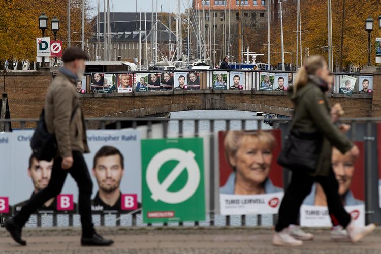 Kun få danskere har tænkt sig at deltage i et vælgermøde, inden de skal sætte deres kryds ved kommunal- og regionsvalget 16. november.  Foto: Finn Frandsen