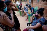 Blandt de lande, der har haft flest coronarelaterede dødsfald i løbet af pandemien, ligger USA, Indien og Brasilien forrest på henholdsvis 745.836, 458.437 og 607.824 døde. Foto: Mads Nissen