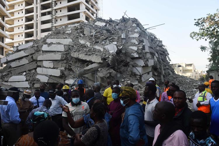 Bygningen på 25 etager var under opførelse, da den pludselig kollapsede i Nigerias største by, Lagos. Foto: Pius Utomi Ekpei/Ritzau Scanpix