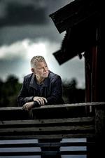 Arne Dahl er genrens innovative konspirator og drevne plotmager. Foto: Pressefoto