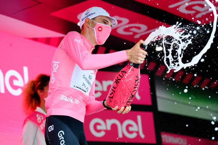 Attila Valter fik sit gennembrud på den internationale cykelscene, da han for et lille halvt år siden erobrede den lyserøde førertrøje i Giro d'Italia. Nu drømmer den 23-årige ungarer om at gentage succesen, når den italienske rundtur i maj 2022 starter i hans hjemland.
 Foto: Gian Mattia D'alberto/Ritzau Scanpix