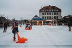 På med skøjterne. Banen ved Broens Gadekøkken åbner for en ny sæson fredag i denne uge. Foto: PR