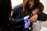 I USA er man netop begyndt at vaccinere børn mellem 5 og 11 år mod covid-19. I december afgør det europæiske lægemiddelagentur, om vaccinen også skal gives til børn i EU. Foto: Jeff Kowalsky/Ritzau Scanpix