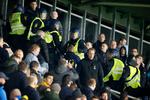 Politiet måtte i aktion, da der udbrød slagsmål mellem fans fra Brøndby og Rangers FC. forud for kampen i Europa League på Brøndby Stadion. Foto: Jens Dresling