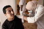 Der har de seneste uger været en stigning i antallet af danskere, der påbegynder coronavaccination. Her er det Ahmed Abdelbaky, der i agust blev vaccineret mod covid-19. Foto: Jacob Ehrbahn