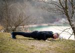 Styrketræning kan sagtens foregå i det fri, hvis man foretrækker det. Arkivfoto Jonas Olufson