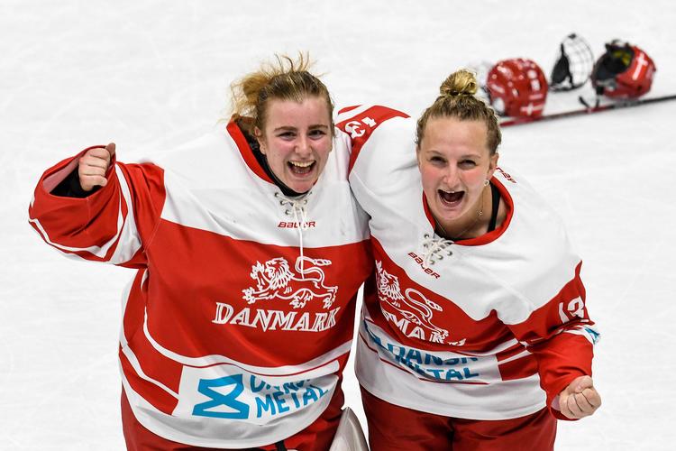 Cassandra Repstock-Romme (tv.) og  Michele Brix i jubel efter OL-opturen.  Foto: nordphoto Gmbh / Hafner via www./Ritzau Scanpix