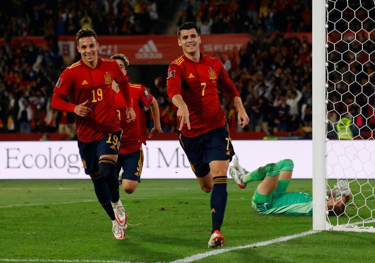 Álvaro Morata blev den store helt, da han med sin scoring sendte Spanien til VM i Qatar. Foto: Marcelo Del Pozo/Ritzau Scanpix