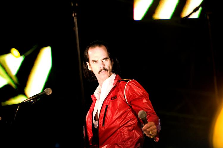 Nick Cave og hans band, Grinderman, har bl. a. optrådt på Orange scene på Roskilde  Festival.   Foto: Thomas Borberg