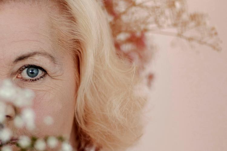 Forfatter Anne-Marie Vedsø Olesen fik store roser for første bind i sin stort anlagte fantasy-trilogi, 'Vølvens vej'. Den skal nu laves om til en tv-serie. Foto: Miriam Dalsgaard