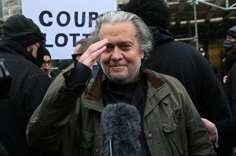  Steve Bannon meldte sig mandag til FBI i Washington. Foto: Brendan Smialowski/Ritzau Scanpix