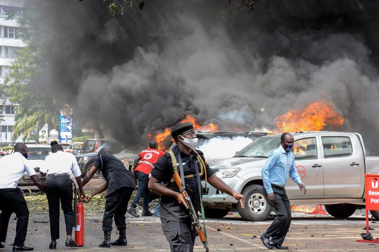 Islamisk Stat har taget skylden for et tredobbelt selvmordsbombeangreb i Ugandas hovedstad, Kampala. Foto: Ivan Kabuye/Ritzau Scanpix