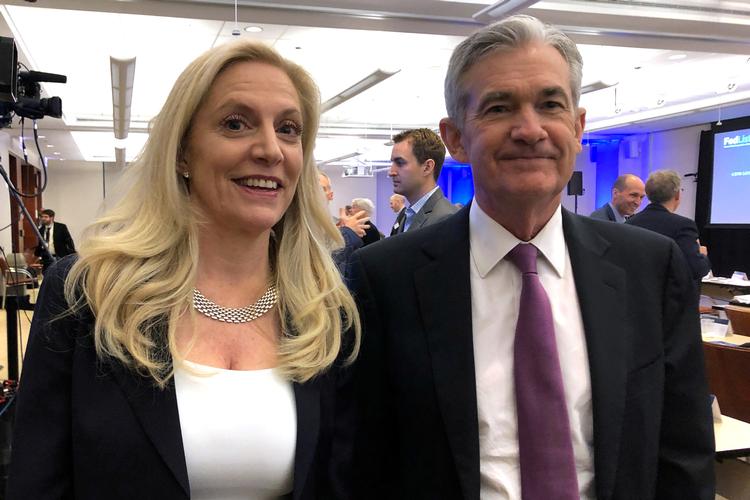 Jerome Powell og Lael Brainard (tv.) anses for at være favoritter til at blive udpeget af præsident Joe Biden topjobbet i den amerikanske centralbank, hvor Powell har været chef siden 2018. Foto: Ann Saphir/Ritzau Scanpix