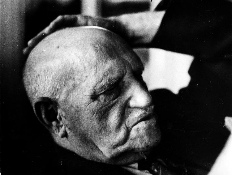Romanen 'Så kom det ny brødkorn' fra 1934 af Albert Dam blev i 2015 genudgivet og holder stadig.  Foto: Erik Friis