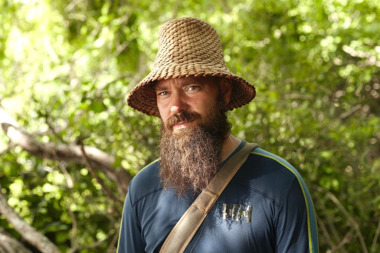 Nikolaj er øens jæger og bygger, men det optager ham mildt sagt ikke at få fællesskabet til at glide. Foto: 
Karin Fallah