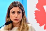   Med en stålsat vilje til at sætte handling bag sine trusler mod socialdemokratiske topfigurer har Vänsterpartiets leder Nooshi Dadgostar haft held til at presse solide politiske indrømmelser igennem. Foto: 10030 Jonas Ekströmer/tt/Ritzau Scanpix