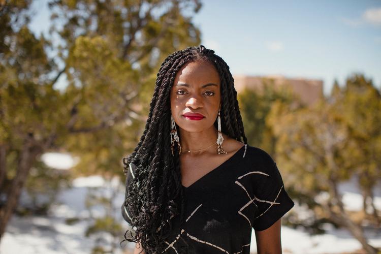 Ifeoma Ozoma blev bl.a. udsat for racistiske kommentarer, men oplevede at få kritik for at tale åbent om problemer hos sin arbejdsplads Pinterest. I dag hjælper hun andre til at åbne munden Foto: Adria Malcolm/Ritzau Scanpix