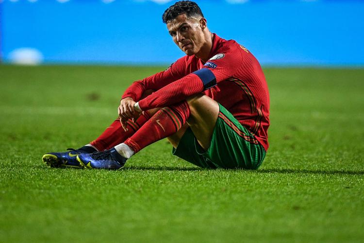 Cristiano Ronaldo har scoret i de seneste fire VM-slutrunder, men Portugal skal vinde to hjemmekampe mod først Tyrkiet og dernæst Italien eller Nordmakedonien for at nå den næste VM-slutrunde. Foto: Patricia De Melo Moreira/Ritzau Scanpix