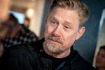 Peter Schmeichel ved godt, at hans blotte tilstedeværelse dokumenterer, at VM i Qatar handler om så meget andet end fodbold. Foto: Mads Claus Rasmussen/Ritzau Scanpix