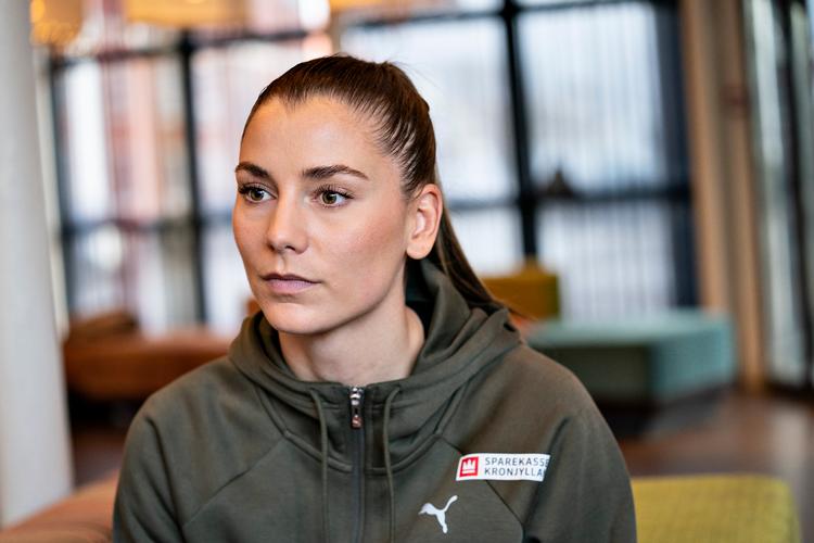 Tidligere har Mie Højlund siddet på bagerste række i landsholdslejren. Men med selvtillid og stor udvikling i sit spil er hun klar til at indfri forventningerne ved VM i Spanien. Foto: Henning Bagger/Ritzau Scanpix