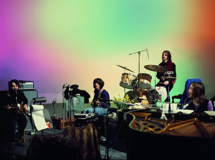 Peter Jackson har på mest fantastiske vis restaureret filmrullerne fra Beatles-dokumentarfilmen 'Let It Be'. Og med egne ord skabt »en dokumentarfilm om en dokumentarfilm«.   