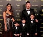 Det behøver ikke nødvendigvis at være slut med navnet Messi i international fodbold, når Lionel Messi engang slutter karrieren. For med tre sønner, der i aftes var med i Paris, er der muligheder for nye triumfer.  Foto: Benoit Tessier/Ritzau Scanpix