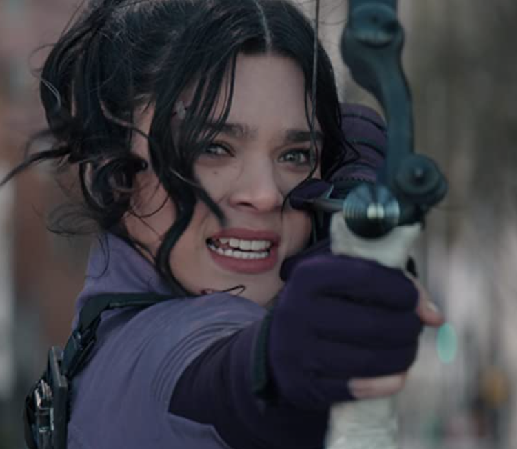 Da østeuropæiske gangstere blander sig i hendes liv, må Kate Bishop spænde buen og erfare, at det er på med pilen eller dø.  Foto: PR-foto
