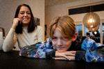 Skal, skal ikke. Maria og hendes mand Jacob har været stærkt i tvivl om vaccinen til 11-årige Matias - de synes ikke, han skal have den, men den giver også familien noget frihed.  Foto: Finn Frandsen