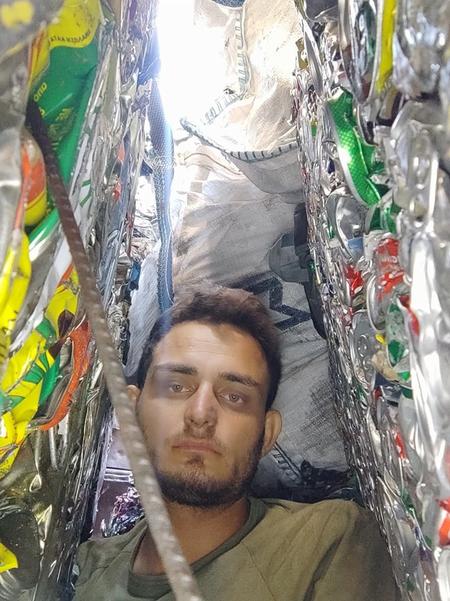 Den afghanske flygtning Hayder har dokumenteret sin rejse fra Grækenland og op gennem Europa. Billederne indgår i udstillingen ’Fatana – above borders’. 