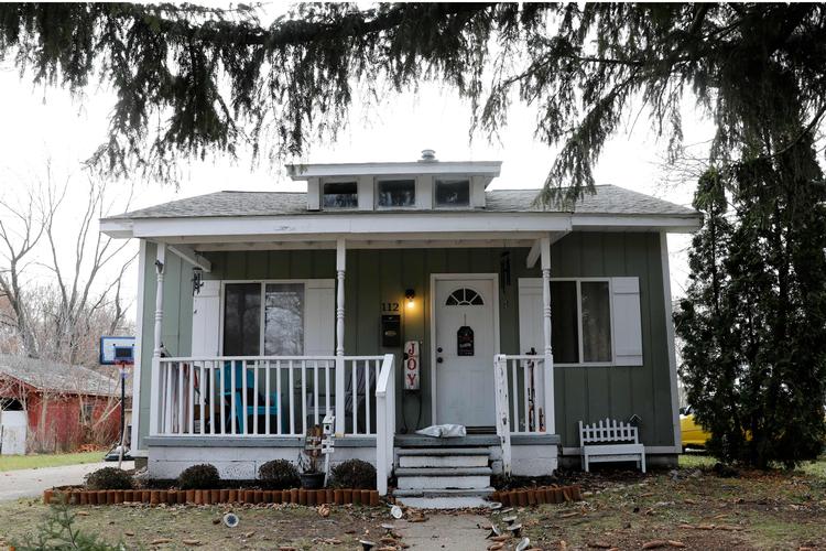 Forældrene til den anklagede skoleskyder boede i huset her.  Foto: Jeff Kowalsky/Ritzau Scanpix
