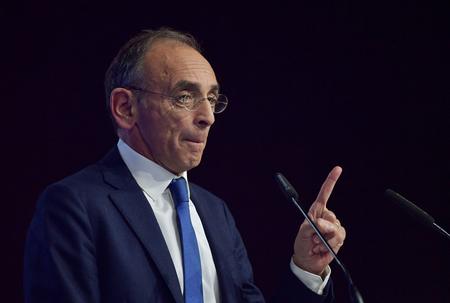 Eric Zemmour under talen, da der var mere ro på. Foto: Julien de Rosa/Ritzau Scanpix