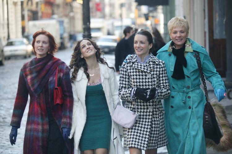     "Cynthia Nixon, Sarah Jessica Parker, Kristin Davis &amp; Kim Cattrall Characters: Miranda Hobbes, Carrie Bradshaw, Charlotte York, Samantha Jones Television: Sex And The City : Season 6 (TV-Serie) 1998   Foto: Mary Evans/af Archive/hbo/Ritzau Scanpix