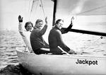 Sammen med Erik Hansen (t.v.) og Poul Jensen (t.h.) vandt Valdemar Bandolowski guld i soling-sejlads ved OL i Moskva i 1980. Danmark boykottede ikke, men atleterne stillede op under olympisk flag.   Foto: Polfoto