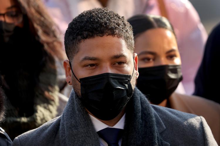 CHICAGO, ILLINOIS - DECEMBER 08: Former "Empire" actor Jussie Smollett arrives at the Leighton Criminal Courts Building for day seven of his trial on December 8, 2021 in Chicago, Illinois. Smollett is accused of lying to police when he reported that two masked men physically attacked him, yelling racist and anti-gay remarks near his Chicago home in 2019. Scott Olson/Getty Images/AFP == FOR NEWSPAPERS, INTERNET, TELCOS &amp; TELEVISION USE ONLY == Foto: Scott Olson/Ritzau Scanpix
