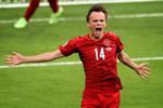Mikkel Damsgaard i vild  jubel efter at have scoret til 1-0 mod England i EM-semifinalen på Wembley, hvor landsholdet tabte 1-2.  Foto: Finn Frandsen