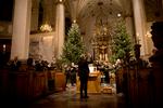  Concerto Copenhagen havde et let og intimt greb om  Bachs Juleoratorie i Trinitatis Kirke i København, hvor Lars Ulrik Mortensen dirigerede orkestret, de fire sangsolister og fire supplerende sangere. Foto: Martin Rosenauer