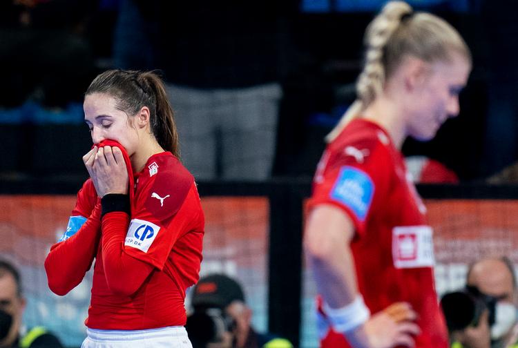 Louise Burgaard var dybt påvirket af det danske semifinalenederlag.  Foto: Liselotte Sabroe/Ritzau Scanpix