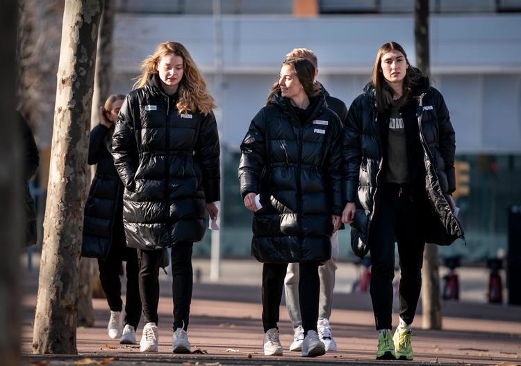 Althea Reinhardt, Mie Højlund og Line Haugsted  skal forsøge at rejse sig i dagens VM-bronzekamp.  Foto: Liselotte Sabroe/Ritzau Scanpix