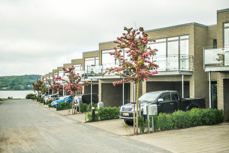 Salgstiderne på huse var i tredje kvartal på det laveste niveau i 15 år, men retningen på boligmarkedet går entydigt mod mere afdæmpede prisstigninger og færre bolighandler«, mener boligøkonom. Foto: Hansen Michael
